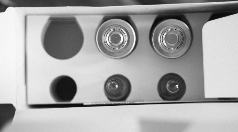 kWh-pegged stablecoiny: energetyczny dolar w DeFi i mikrosieciach